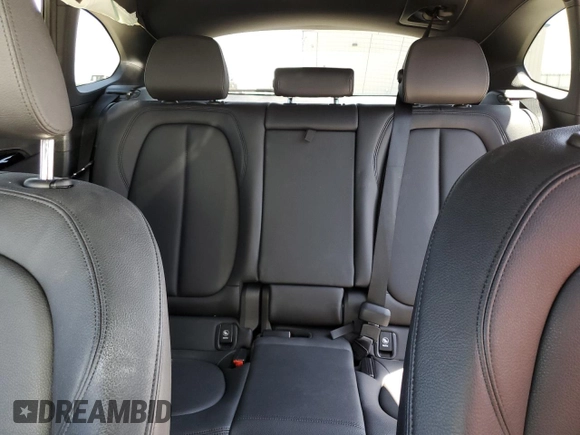 2021 BMW X1 sDrive28i z VIN WBXJG7C04M5T32801, wystawiony jako Copart lot #52046425 z przebiegiem 45 584 mil mil oraz Szkody całkowita. Historia ofert i sprzedaży dostępna na DreamBid. Obrazek 10.