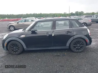 2015 MINI Hardtop 4 Door S with VIN WMWXU3C55F2B56429, listed as a IAAI auction lot 42335996 with 114,781 mi miles and . Bid and sale history available at DreamBid. Image 15.