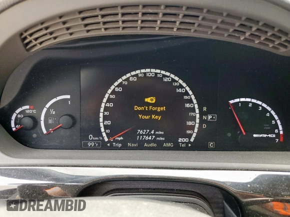 2012 Mercedes-Benz S 63 AMG z VIN WDDNG7EB1CA435991, wystawiony jako Copart lot #57146435 z przebiegiem 117 647 mil mil oraz Szkoda całkowita • Salvage title. Historia ofert i sprzedaży dostępna na DreamBid. Obrazek 9.
