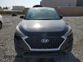 2020 Hyundai Tucson SE z VIN KM8J23A43LU250469, wystawiony jako Copart lot #56179735 z przebiegiem 113 473 mil mil oraz Czysty tytuł • Clean title. Historia ofert i sprzedaży dostępna na DreamBid. Obrazek 5.