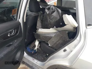 2020 Nissan Rogue SV z VIN JN8AT2MT2LW017772, wystawiony jako IAAI lot #42035440 z przebiegiem 47 503 mil mil oraz . Historia ofert i sprzedaży dostępna na DreamBid. Obrazek 12.