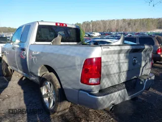 2018 Ram 1500 Tradesman z VIN 1C6RR7FT5JS186896, wystawiony jako IAAI lot #41645578 z przebiegiem 77 869 mil mil oraz . Historia ofert i sprzedaży dostępna na DreamBid. Obrazek 3.