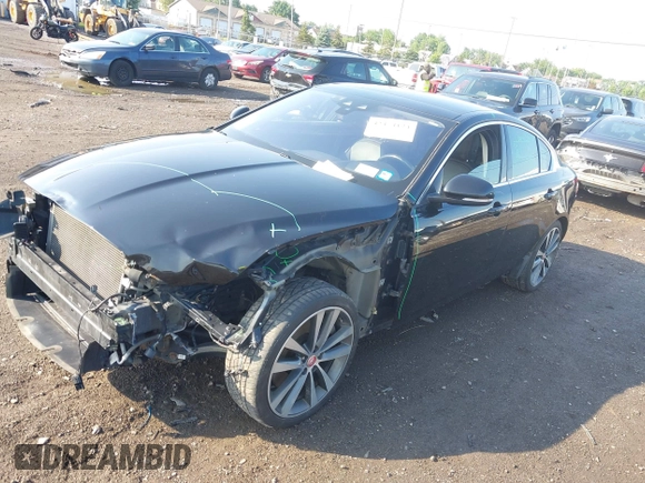 2017 Jaguar XE 35t Prestige z VIN SAJAK4BV6HA974264, wystawiony jako IAAI lot #42474124 z przebiegiem 92 037 mil mil oraz . Historia ofert i sprzedaży dostępna na DreamBid. Obrazek 18.