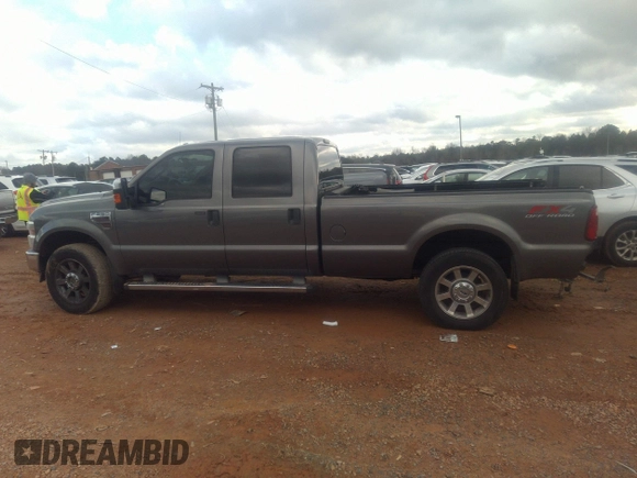 2010 Ford Super Duty F-250 SRW XL with VIN 1FTSW2BR2AEA61210, listed as a IAAI auction lot 41156687 with 207,648 mi miles. Bid and sale history available at carsss.com. Image 15.