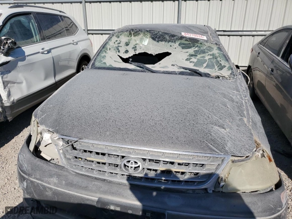 2004 Toyota Avalon XL with VIN 4T1BF28B34U366909, listed as a Copart auction lot 84310034 with 0 mi miles and Non Repairable. Bid and sale history available at carsss.com. Image 5.