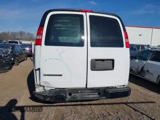2017 Chevrolet Express Cargo z VIN 1GCWGAFF6H1344137, wystawiony jako IAAI lot #41350780 z przebiegiem 106 207 mil mil oraz . Historia ofert i sprzedaży dostępna na DreamBid. Obrazek 20.