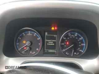 2017 Toyota RAV4 LE z VIN 2T3BFREV4HW663532, wystawiony jako Copart lot #57798035 z przebiegiem 100 922 mil mil oraz Szkoda całkowita • Salvage title. Historia ofert i sprzedaży dostępna na DreamBid. Obrazek 9.