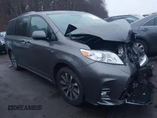 2019 Toyota Sienna XLE with VIN 5TDDZ3DCXKS220517, listed as a IAAI auction lot 41063241 with 57,377 mi miles. Bid and sale history available at carsss.com. Image 1.