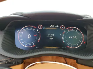 2023 Aston Martin DBX 707 z VIN SD7VUJBW0PTV08298, wystawiony jako Copart lot #77753224 z przebiegiem 3587 mil mil oraz Szkody całkowita. Historia ofert i sprzedaży dostępna na DreamBid. Obrazek 9.