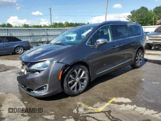 2020 Chrysler Pacifica Limited z VIN 2C4RC1GG5LR197636, wystawiony jako Copart lot #56032355 z przebiegiem 95 849 mil mil oraz Szkody całkowita. Historia ofert i sprzedaży dostępna na DreamBid. Obrazek 1.