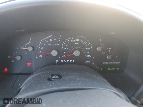 2004 Ford Expedition Special Service with VIN 1FMPU16L34LB10549, listed as a Copart auction lot 44750135 with 207,241 mi miles and Salvage Title. Bid and sale history available at carsss.com. Image 9.