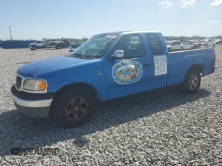 2002 Ford F-150 XL z VIN 1FTRX17W02NB02004, wystawiony jako Copart lot #53268205 z przebiegiem 221 481 mil mil oraz Czysty tytuł • Clean title. Historia ofert i sprzedaży dostępna na DreamBid. Obrazek 1.