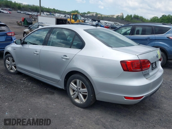 2014 Volkswagen Jetta Hybrid SE с VIN 3VW637AJ9EM284943, выставлен на аукционе IAAI как лот 42567020 с пробегом 164 928 миль миль и . История ставок и продаж доступна на DreamBid. Изображение 3.