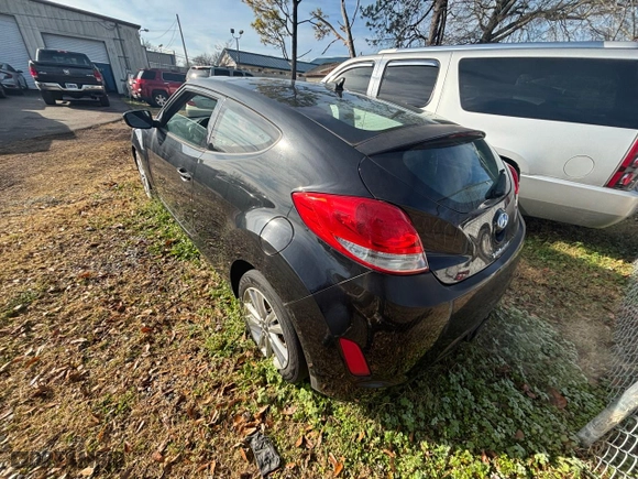 2013 Hyundai Veloster w/Black Int with VIN KMHTC6AD1DU132719, listed as a Copart auction lot 43299225 with 154,128 mi miles and Clean Title. Bid and sale history available at carsss.com. Image 3.