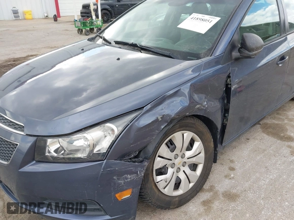 2014 Chevrolet Cruze LS z VIN 1G1PA5SG0E7171051, wystawiony jako IAAI lot #41898051 z przebiegiem 114 087 mil mil oraz . Historia ofert i sprzedaży dostępna na DreamBid. Obrazek 6.
