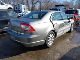 2009 Mercury Milan with VIN 3MEHM07Z49R630806, listed as a IAAI auction lot 41423374 with 111,437 mi miles. Bid and sale history available at carsss.com. Image 4.