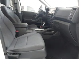 2025 Nissan Frontier S z VIN 1N6ED1EKXSN601669, wystawiony jako IAAI lot #42171057 z przebiegiem 801 mil mil oraz . Historia ofert i sprzedaży dostępna na DreamBid. Obrazek 5.