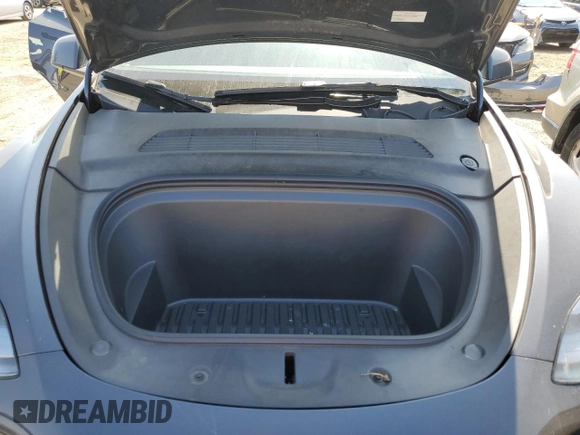 2024 Tesla Model Y Long Range with VIN 7SAYGAEE2RF101616, listed as a Copart auction lot 62236425 with 32,619 mi miles and Salvage title. Bid and sale history available at DreamBid. Image 12.