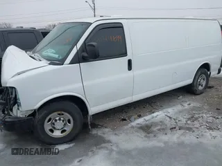 2015 Chevrolet Express Cargo z VIN 1GCZGUCG1F1101005, wystawiony jako IAAI lot #41314699 z przebiegiem 103 736 mil mil oraz . Historia ofert i sprzedaży dostępna na DreamBid. Obrazek 2.