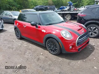 2015 MINI Hardtop S z VIN WMWXP7C54F2A34000, wystawiony jako IAAI lot #42167991 z przebiegiem 163 855 mil mil oraz . Historia ofert i sprzedaży dostępna na DreamBid. Obrazek 1.