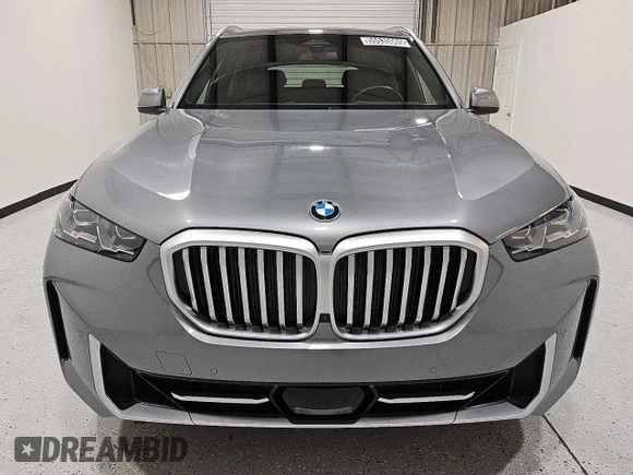 2024 BMW X5 sDrive40i z VIN 5UX13EU07R9U53817, wystawiony jako Copart lot #55535065 z przebiegiem 30 806 mil mil oraz Czysty tytuł • Clean title. Historia ofert i sprzedaży dostępna na DreamBid. Obrazek 5.