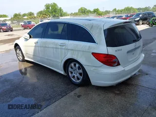 2006 Mercedes-Benz R-Class 3.5L with VIN 4JGCB65E26A010431, listed as a IAAI auction lot 41907240 with 123,379 mi miles. Bid and sale history available at carsss.com. Image 3.