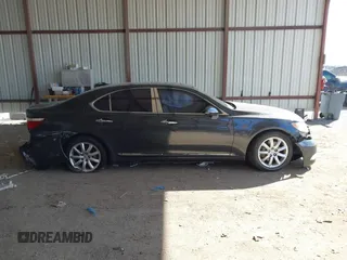 2008 Lexus LS 460 with VIN JTHBL46F185063026, listed as a IAAI auction lot 41630148 with 184,043 mi miles and . Bid and sale history available at carsss.com. Image 13.