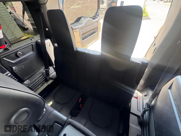 2020 Land Rover Defender X z VIN SALEXEEU1L2033276, wystawiony jako Copart lot #64449055 z przebiegiem 75 389 mil mil oraz Czysty tytuł • Clean title. Historia ofert i sprzedaży dostępna na DreamBid. Obrazek 7.