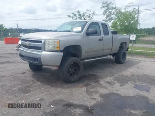 2008 Chevrolet Silverado 1500 1LT with VIN 2GCEC19C781149327, listed as a IAAI auction lot 42126913 with 194,629 mi miles and . Bid and sale history available at DreamBid. Image 17.