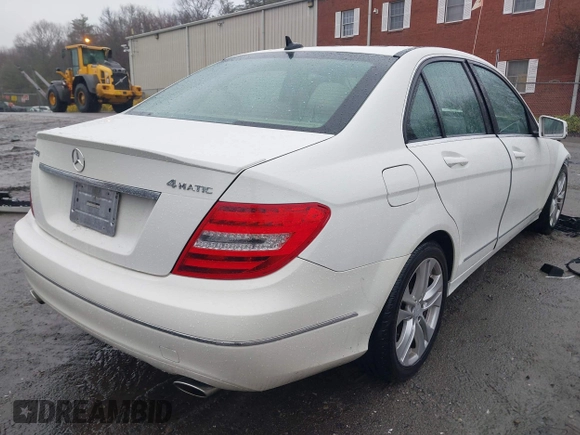 2012 Mercedes-Benz C-Class C 300 Sport with VIN WDDGF8BB3CA692642, listed as a IAAI auction lot 41941313 with 119,021 mi miles. Bid and sale history available at carsss.com. Image 4.