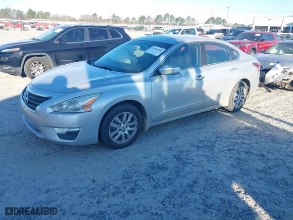 2015 Nissan Altima 2.5 with VIN 1N4AL3AP4FC280561, listed as a IAAI auction lot 41684704 with 130,991 mi miles. Bid and sale history available at carsss.com. Image 2.