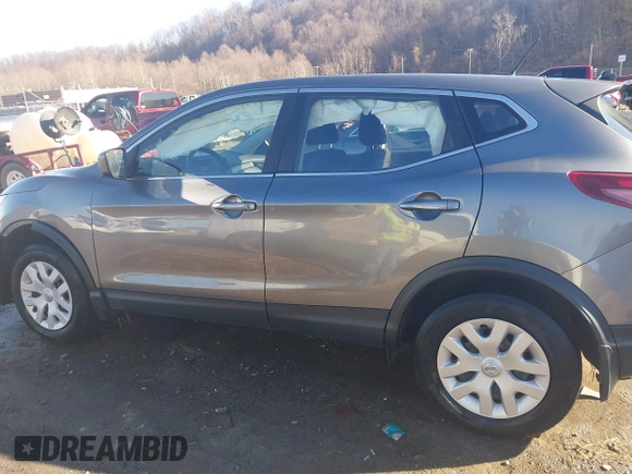 2020 Nissan Rogue Sport SL with VIN JN1BJ1CWXLW386085, listed as a IAAI auction lot 41573909 with 60,167 mi miles. Bid and sale history available at carsss.com. Image 14.