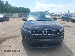 2024 Jeep Compass Latitude with VIN 3C4NJDBN4RT119513, listed as a IAAI auction lot 42153389 with 27,635 mi miles and . Bid and sale history available at carsss.com. Image 12.
