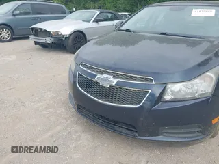 2014 Chevrolet Cruze 1LT with VIN 1G1PC5SB0E7137724, listed as a IAAI auction lot 42175995 with 276,145 mi miles and . Bid and sale history available at DreamBid. Image 6.