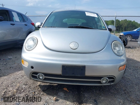 2002 Volkswagen Beetle GLS with VIN 3VWCB21C52M446668, listed as a IAAI auction lot 42510792 with 205,712 mi miles and . Bid and sale history available at DreamBid. Image 6.
