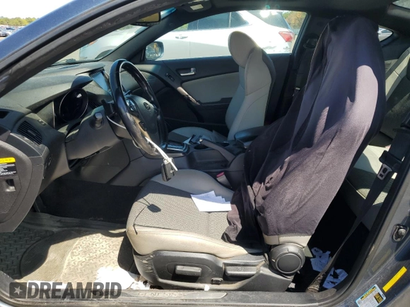 2013 Hyundai Genesis Coupe Premium z VIN KMHHT6KD1DU091383, wystawiony jako Copart lot #55207835 z przebiegiem 145 825 mil mil oraz Szkody całkowita. Historia ofert i sprzedaży dostępna na DreamBid. Obrazek 7.