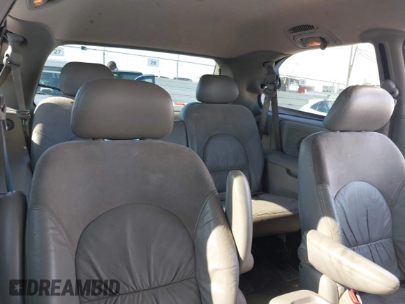 2002 Chrysler Town & Country Limited with VIN 2C8GP64L22R715175, listed as a IAAI auction lot 41312600 with 187,421 mi miles. Bid and sale history available at carsss.com. Image 8.
