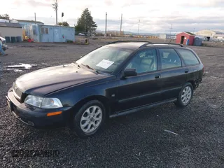 2002 Volvo V40 z VIN YV1VW29512F803232, wystawiony jako IAAI lot #41117493 z przebiegiem 195 964 mil mil oraz . Historia ofert i sprzedaży dostępna na DreamBid. Obrazek 19.