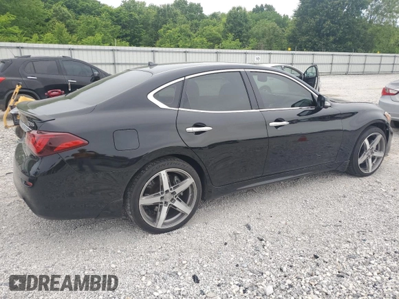 2016 Infiniti Q70 z VIN JN1BY1AP2GM220684, wystawiony jako Copart lot #55493695 z przebiegiem 96 001 mil mil oraz Szkody całkowita. Historia ofert i sprzedaży dostępna na DreamBid. Obrazek 3.