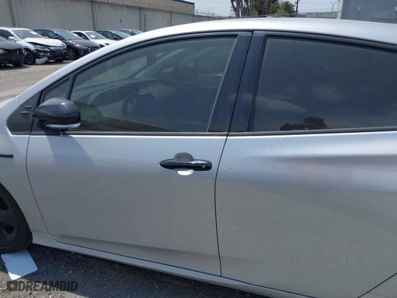 2022 Toyota Prius L Eco with VIN JTDKAMFU8N3164240, listed as a IAAI auction lot 41892462 with 35,980 mi miles. Bid and sale history available at carsss.com. Image 15.