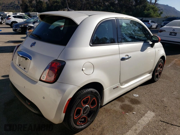 2018 FIAT 500e z VIN 3C3CFFGE3JT465087, wystawiony jako Copart lot #75343744 z przebiegiem 22 850 mil mil oraz Szkoda całkowita • Salvage title. Historia ofert i sprzedaży dostępna na DreamBid. Obrazek 3.