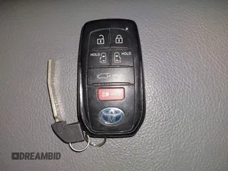 2023 Toyota Sienna XLE z VIN 5TDJSKFC7PS094770, wystawiony jako IAAI lot #42146613 z przebiegiem 72 668 mil mil oraz . Historia ofert i sprzedaży dostępna na DreamBid. Obrazek 11.