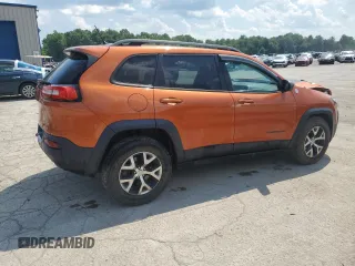 2014 Jeep Cherokee Trailhawk z VIN 1C4PJMBS4EW236608, wystawiony jako Copart lot #63672685 z przebiegiem 132 341 mil mil oraz Szkoda całkowita • Salvage title. Historia ofert i sprzedaży dostępna na DreamBid. Obrazek 3.