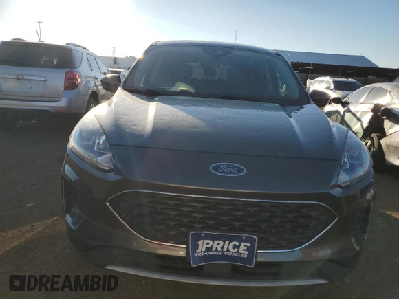 2020 Ford Escape SE z VIN 1FMCU9G65LUA69632, wystawiony jako Copart lot #58921965 z przebiegiem 8964 mil mil oraz Tytuł czysty. Historia ofert i sprzedaży dostępna na DreamBid. Obrazek 5.