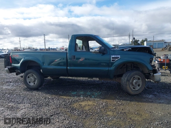 2008 Ford F-250 XL z VIN 1FTNF21588EB98948, wystawiony jako IAAI lot #41600877 z przebiegiem 179 802 mil mil oraz . Historia ofert i sprzedaży dostępna na DreamBid. Obrazek 13.