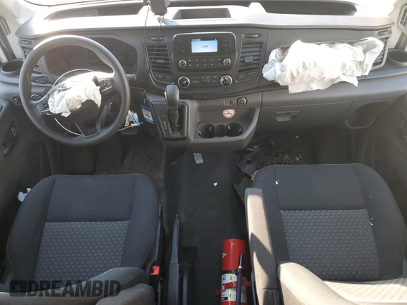 2022 Ford Transit with VIN 1FDVU4XG8NKA61060, listed as a Copart auction lot 86048524 with 33,522 mi miles and Salvage Title. Bid and sale history available at DreamBid. Image 8.