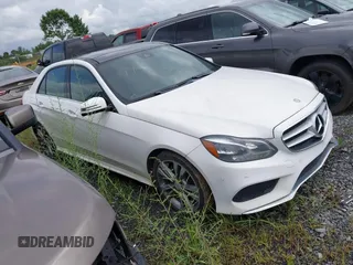 2016 Mercedes-Benz E 350 Sport z VIN WDDHF5KB3GB296391, wystawiony jako IAAI lot #42726619 z przebiegiem 217 173 mil mil oraz . Historia ofert i sprzedaży dostępna na DreamBid. Obrazek 1.