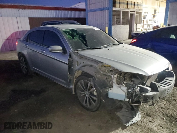 2013 Chrysler 200 Touring with VIN 1C3CCBBB3DN584292, listed as a Copart auction lot 87210564 with 140,337 mi miles and Salvage Title. Bid and sale history available at DreamBid. Image 4.