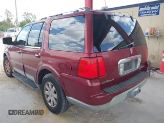 2004 Lincoln Navigator Luxury z VIN 5LMFU27R94LJ10282, wystawiony jako IAAI lot #42115619 z przebiegiem 204 576 mil mil oraz . Historia ofert i sprzedaży dostępna na DreamBid. Obrazek 3.