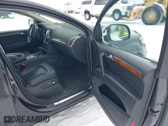 2014 Audi Q7 S line Prestige with VIN WA1DGAFE7ED003414, listed as a IAAI auction lot 41425048 with 91,664 mi miles and . Bid and sale history available at DreamBid. Image 5.